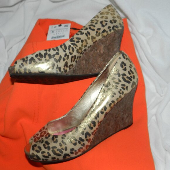 LILY PULITZER GOLD METALLIC LEOPARD WEDGE PEEP TOE 📦🏃💨⚡🚚 - Picture 1 of 16